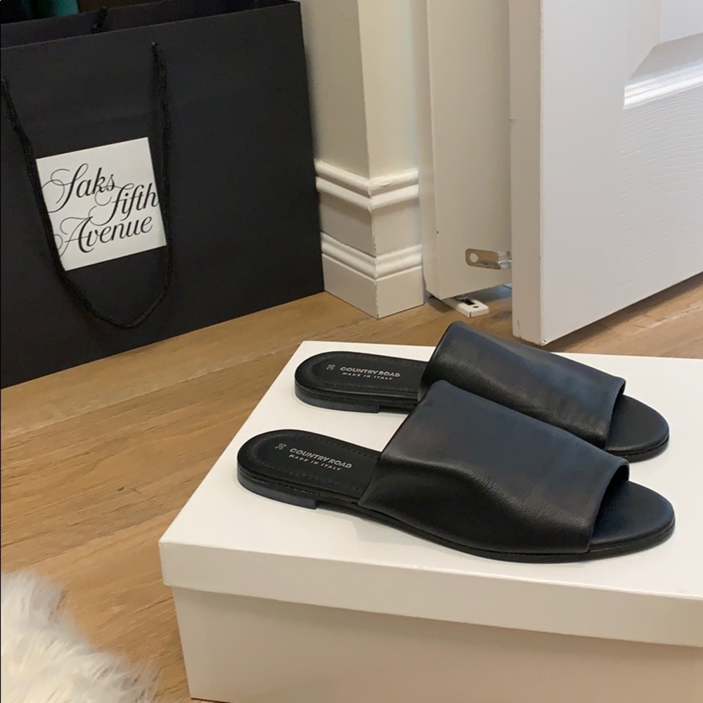 Country Road Leather Sandals Black size 6 / 36
